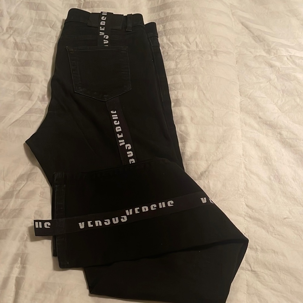 Black jean versus size 34